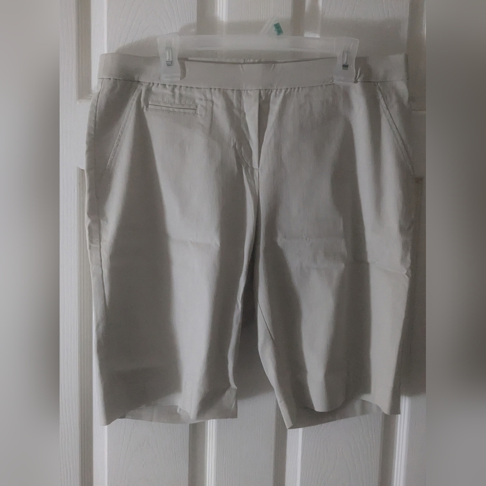 Briggs New York Tan Flat Front Shorts